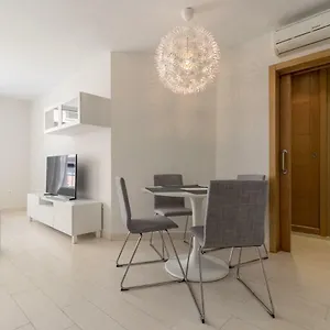 https://vivemalaga-san-quintin-1.1costadelsol.com